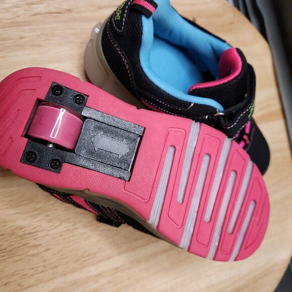 XDH Light-Up Skate Shoes – Girls Size 35  – No-Tie – Retractable Wheels - Picture 8 of 8